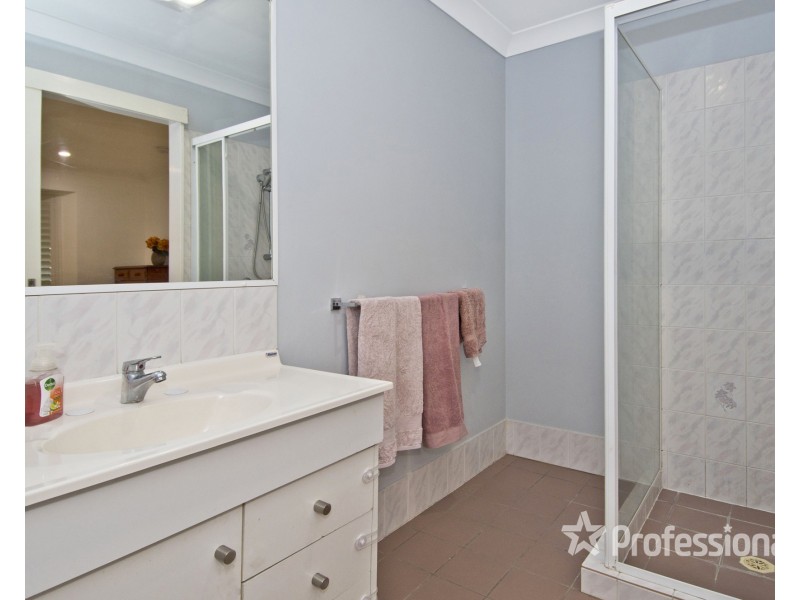 8 Kummara Road, Edens Landing QLD 4207