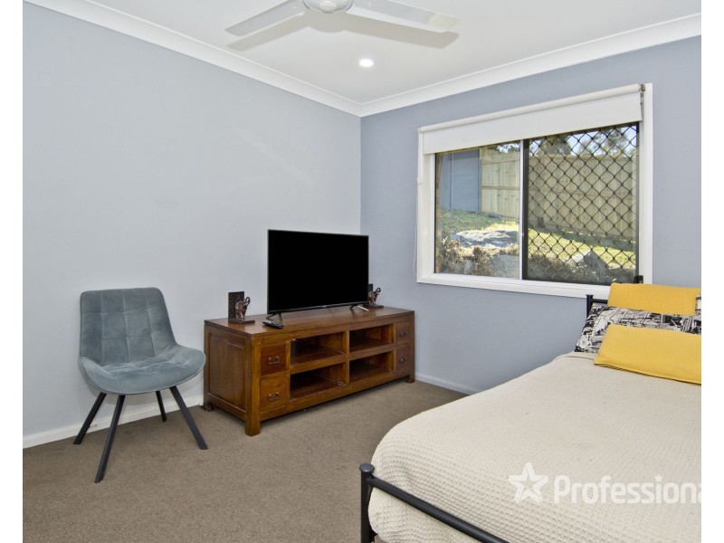 8 Kummara Road, Edens Landing QLD 4207