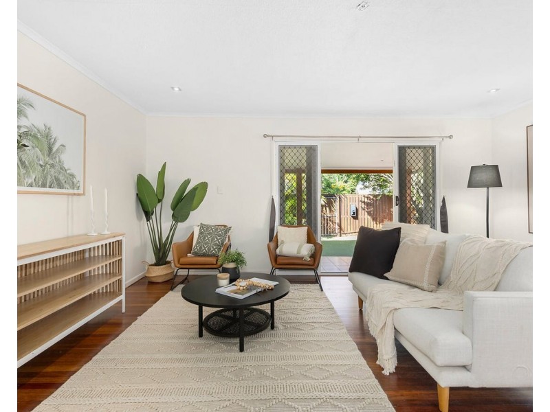 15 Coleridge Street, Stafford Heights QLD 4053