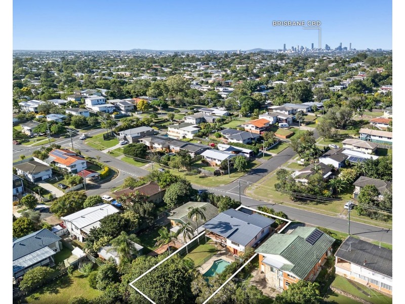 15 Coleridge Street, Stafford Heights QLD 4053