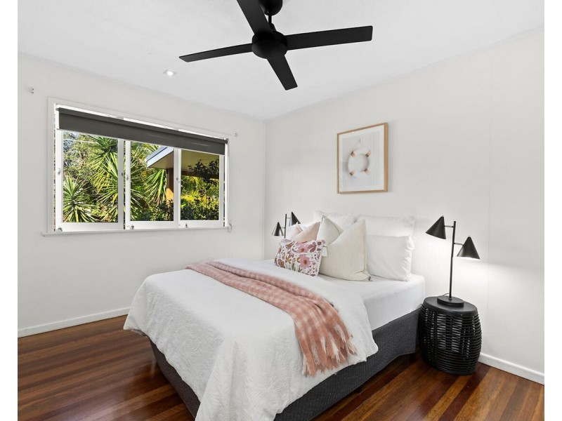 15 Coleridge Street, Stafford Heights QLD 4053