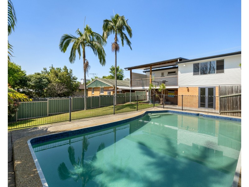 15 Coleridge Street, Stafford Heights QLD 4053