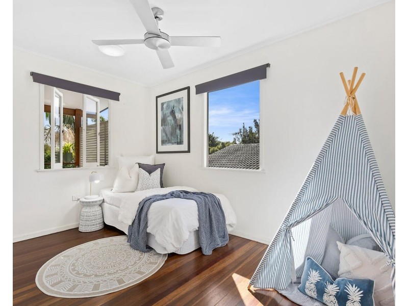 15 Coleridge Street, Stafford Heights QLD 4053