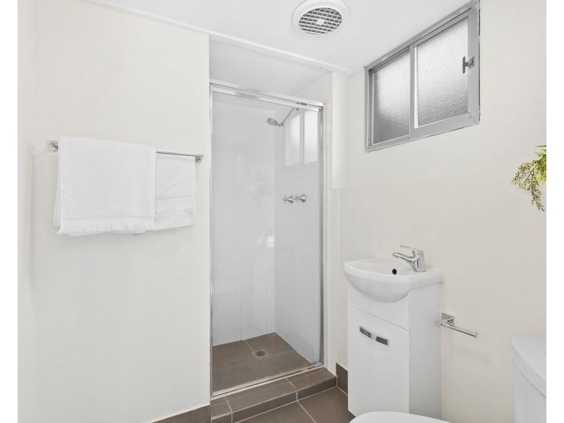 15 Coleridge Street, Stafford Heights QLD 4053