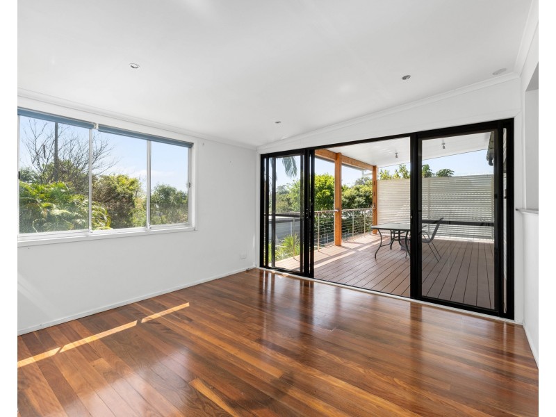 15 Coleridge Street, Stafford Heights QLD 4053