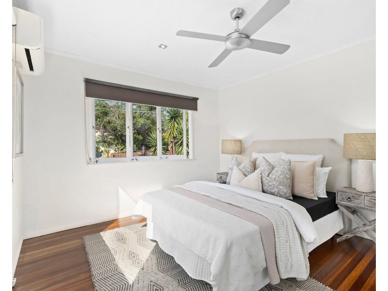 15 Coleridge Street, Stafford Heights QLD 4053