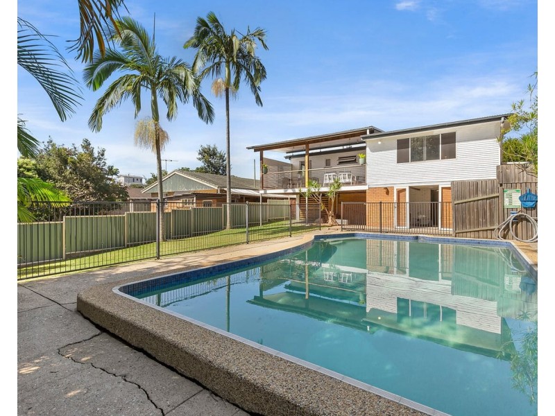 15 Coleridge Street, Stafford Heights QLD 4053