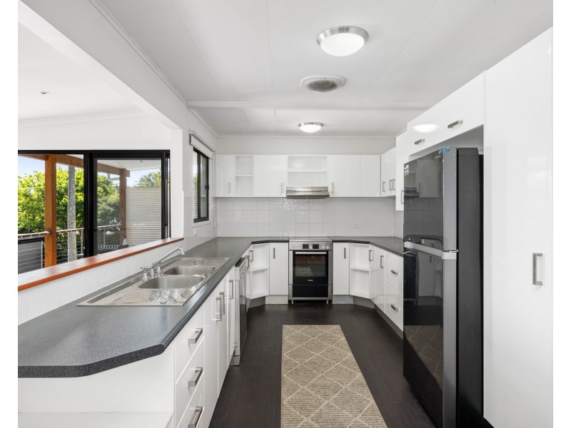 15 Coleridge Street, Stafford Heights QLD 4053