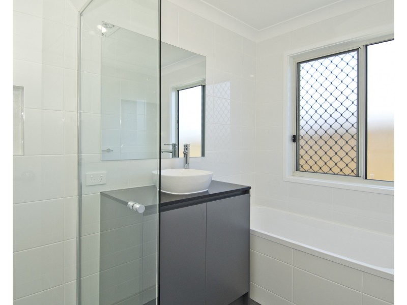 14 Redzel Court, Logan Reserve QLD 4133
