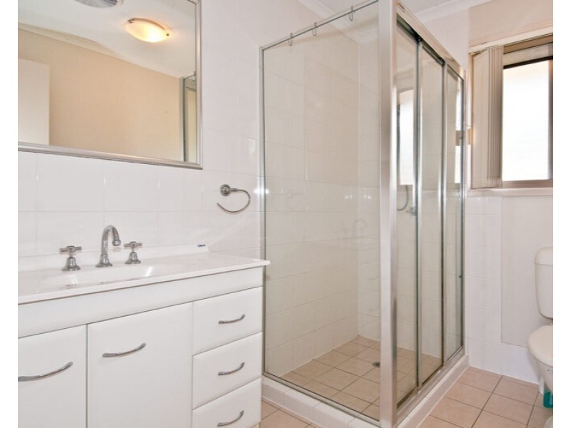 5/2 Tingi Avenue, Tanah Merah QLD 4128