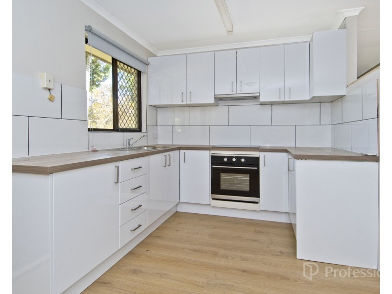 105 Waratah Drive, Crestmead QLD 4132