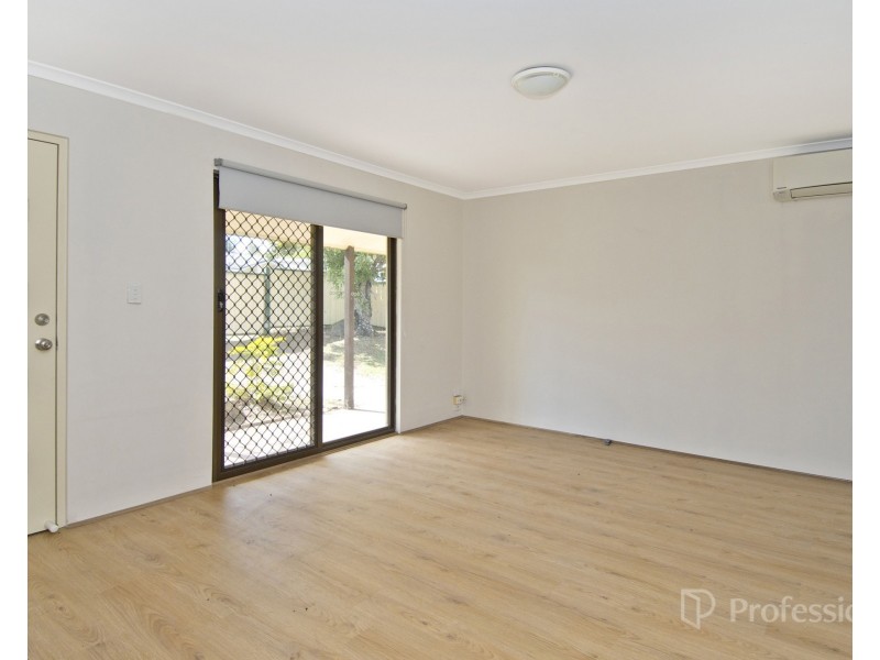 105 Waratah Drive, Crestmead QLD 4132