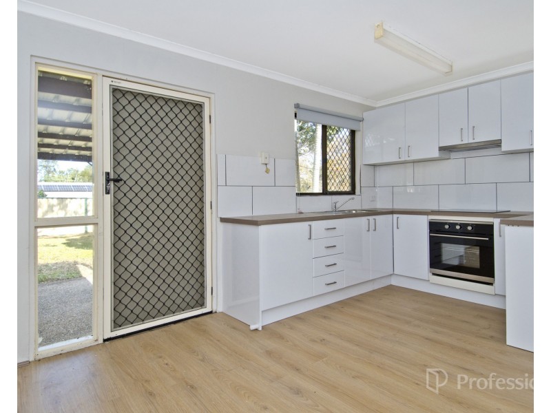 105 Waratah Drive, Crestmead QLD 4132