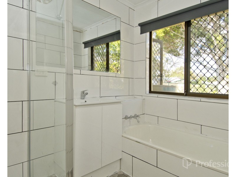 105 Waratah Drive, Crestmead QLD 4132