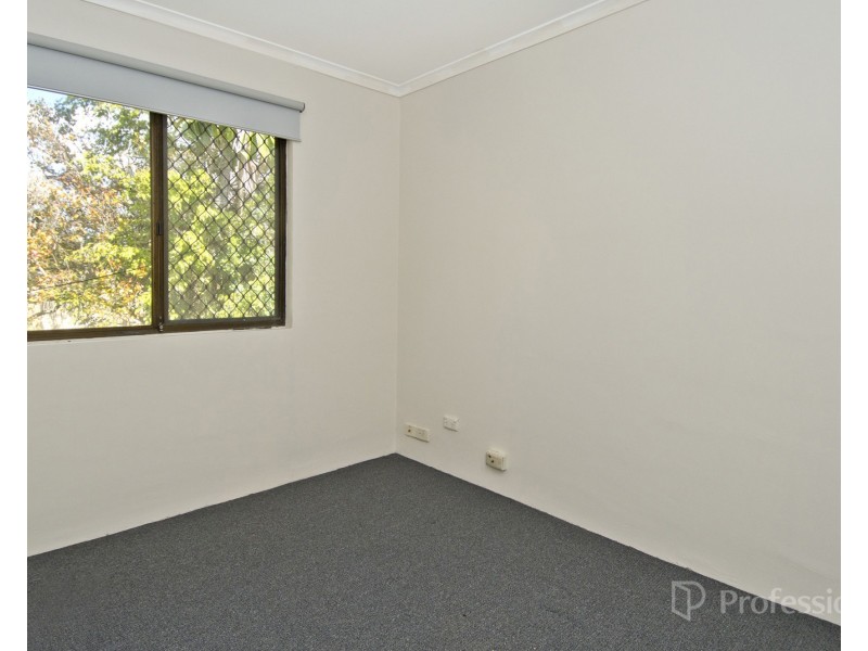 105 Waratah Drive, Crestmead QLD 4132