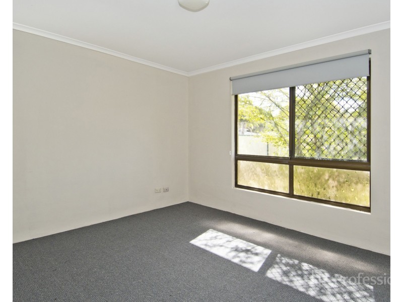 105 Waratah Drive, Crestmead QLD 4132