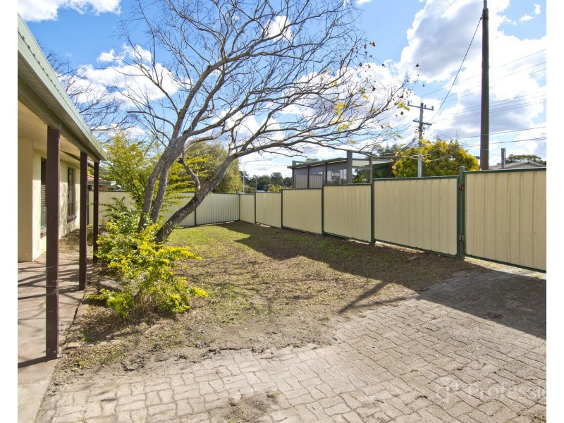 105 Waratah Drive, Crestmead QLD 4132