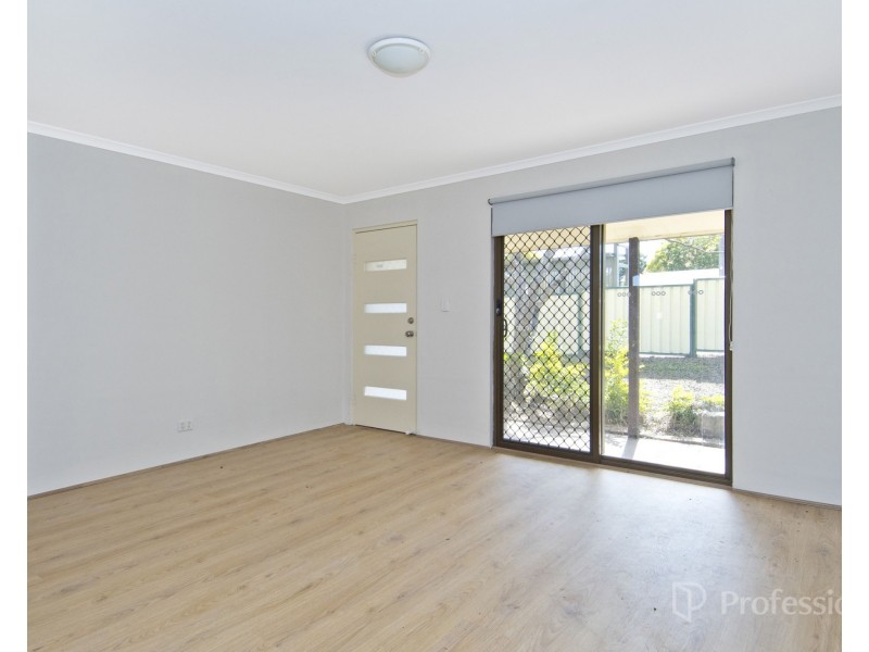 105 Waratah Drive, Crestmead QLD 4132