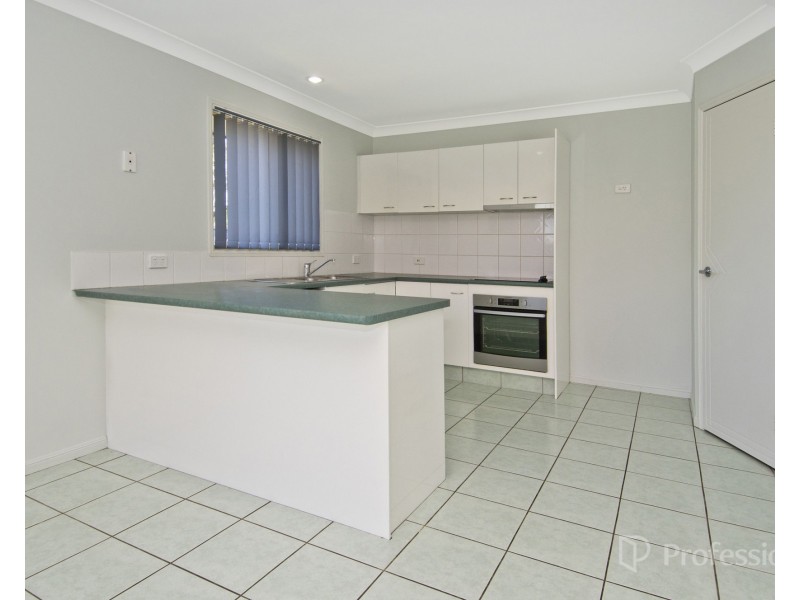 8 Dunne Court, Meadowbrook QLD 4131