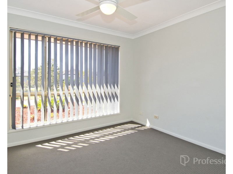 8 Dunne Court, Meadowbrook QLD 4131
