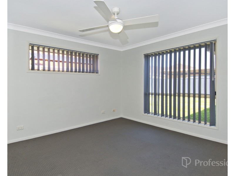 8 Dunne Court, Meadowbrook QLD 4131