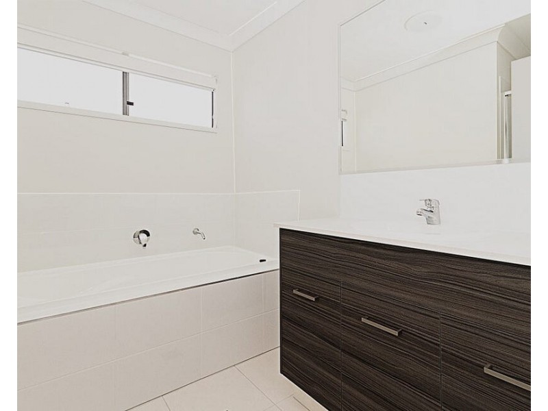 24/46 Seashell Avenue, Coomera QLD 4209