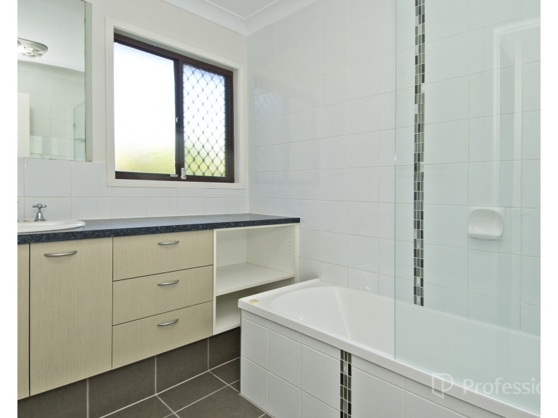 8 Temma Street, Eagleby QLD 4207