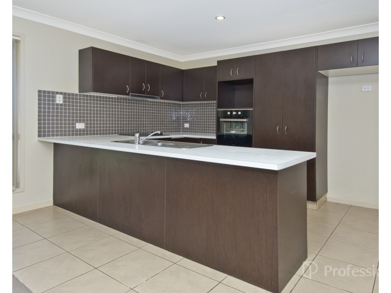 82 Woodlands Blvd, Waterford QLD 4133