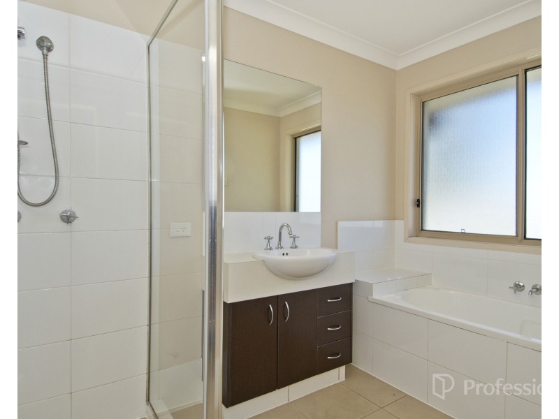 82 Woodlands Blvd, Waterford QLD 4133