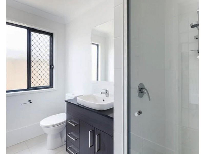 2/45B Pinelands Street, Loganlea QLD 4131