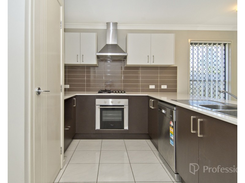 35 Sunstone Court, Logan Reserve QLD 4133