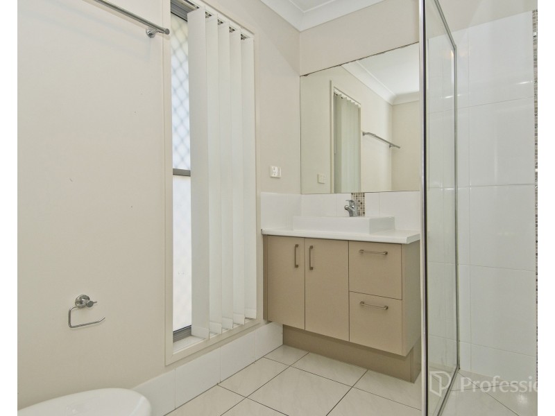 35 Sunstone Court, Logan Reserve QLD 4133