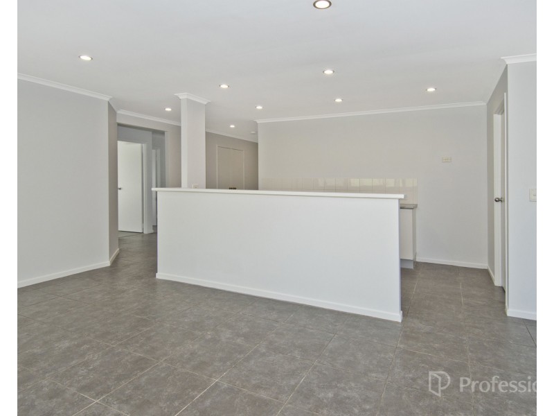 25 Loane Drive, Edens Landing QLD 4207