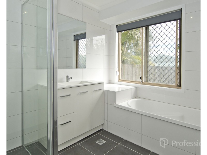 25 Loane Drive, Edens Landing QLD 4207