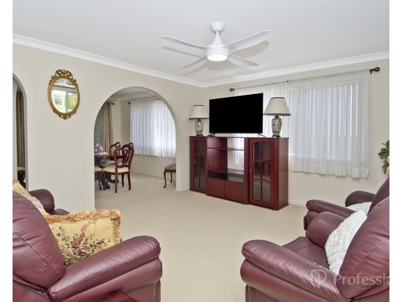 7 Lance Drive, Mount Warren Park QLD 4207