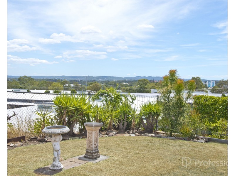 7 Lance Drive, Mount Warren Park QLD 4207