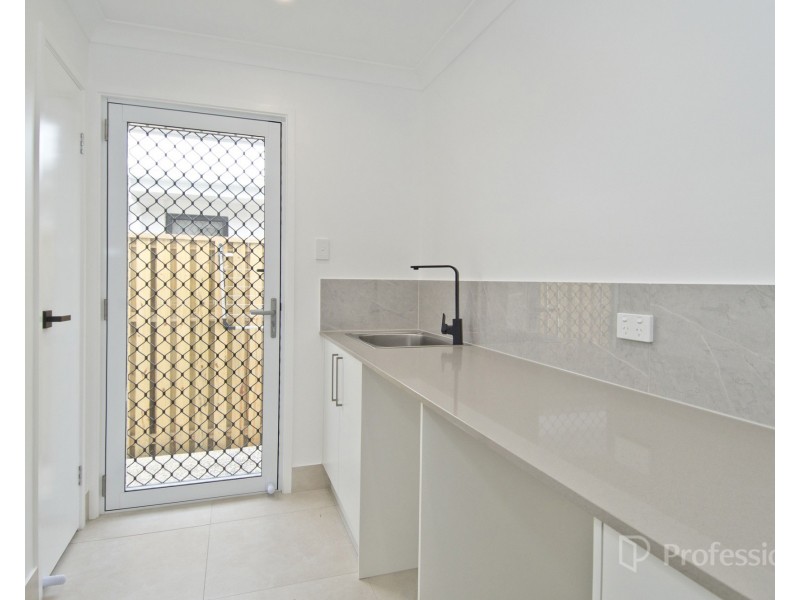 16 Alpine Street, Chambers Flat QLD 4133