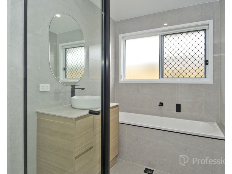 16 Alpine Street, Chambers Flat QLD 4133