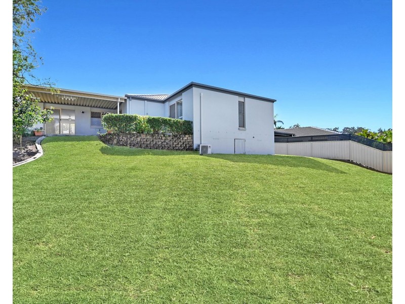 13 Kite Circuit, Arundel QLD 4214