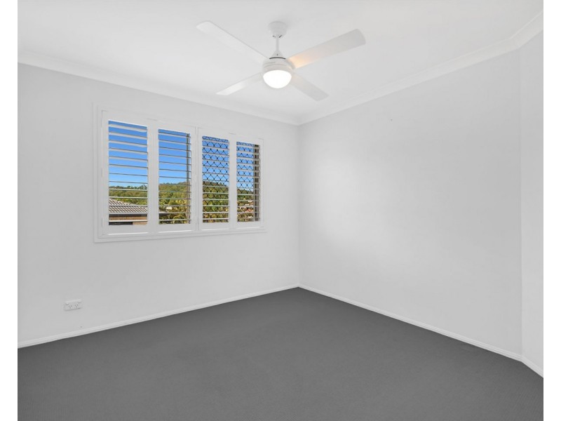 13 Kite Circuit, Arundel QLD 4214