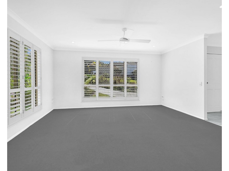 13 Kite Circuit, Arundel QLD 4214