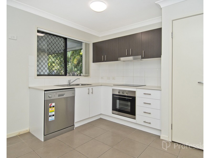 2/2 Linton Street, Loganlea QLD 4131