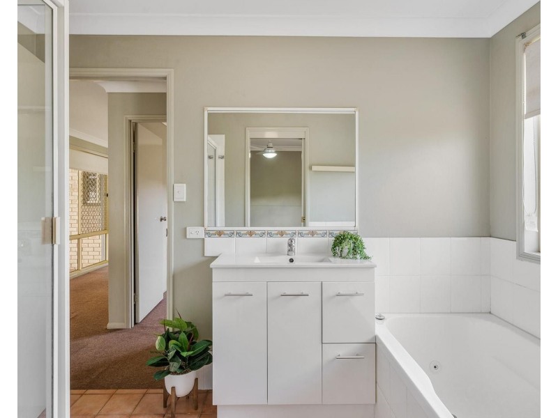 10 Wood Close, Loganholme QLD 4129