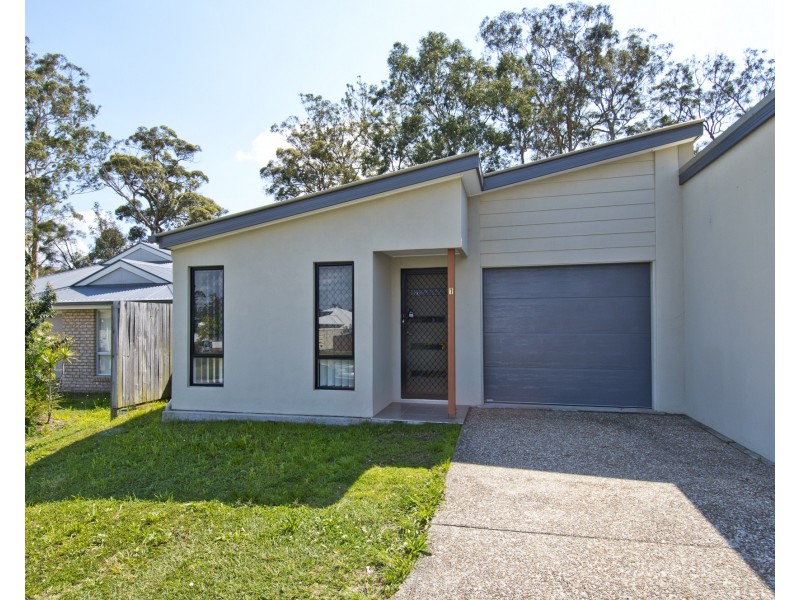 1/2 Linton Street, Loganlea QLD 4131