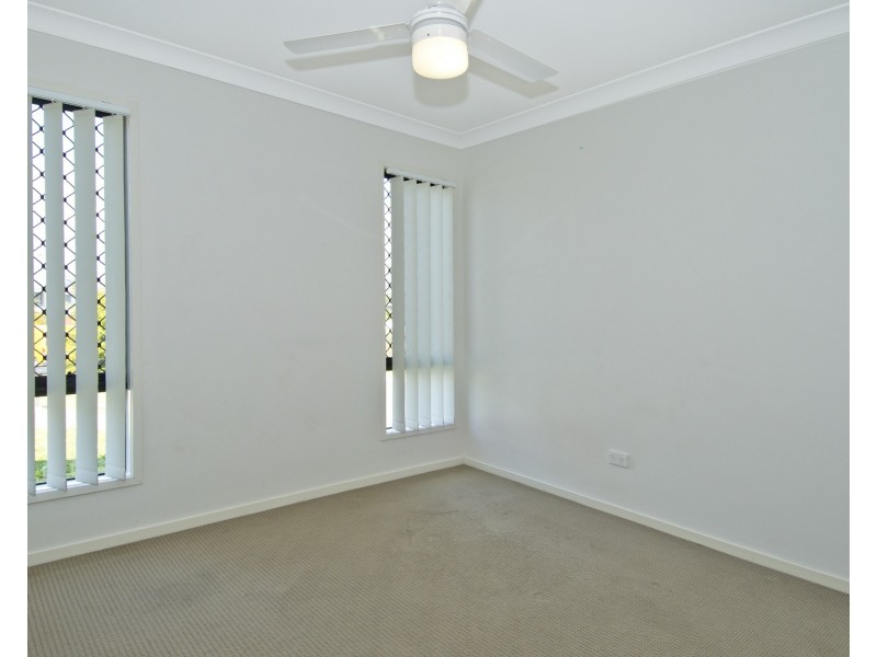 1/2 Linton Street, Loganlea QLD 4131