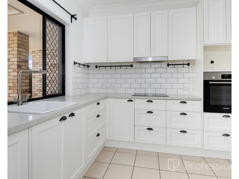 10 Bella Vista Circuit, Edens Landing QLD 4207