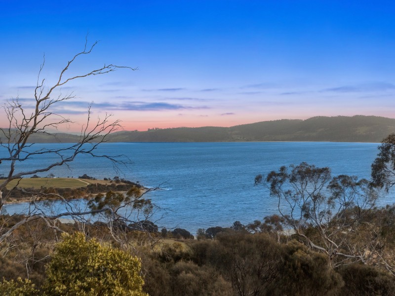 130 Fort Direction Road, South Arm TAS 7022