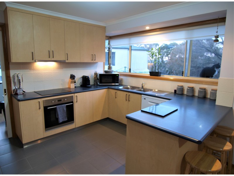 75 Ruth Drive, Lenah Valley TAS 7008