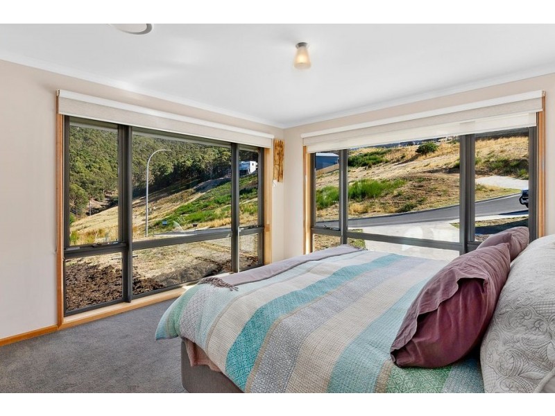 20 Stevens Farm Drive, West Hobart TAS 7000