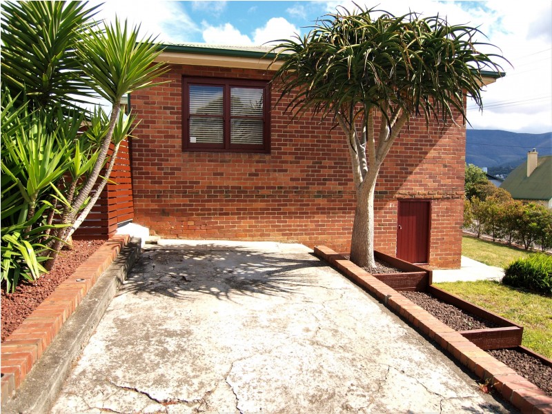 143  Bowen Road, Lutana TAS 7009